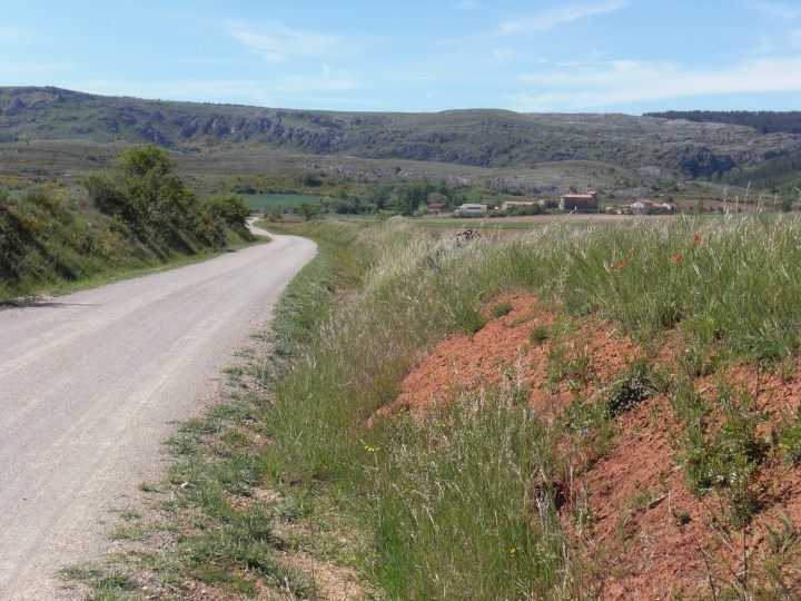 La Diputación palentina abre el plazo para que los ayuntamientos puedan solicitar las ayudas  para la conservación y mantenimiento de caminos rurales en la provincia por importe de 275.000&nbsp;euros