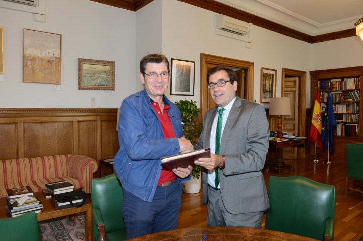 UPA suscribe el Acuerdo para la Estabilidad y Sostenibilidad del sector vacuno de&nbsp;leche