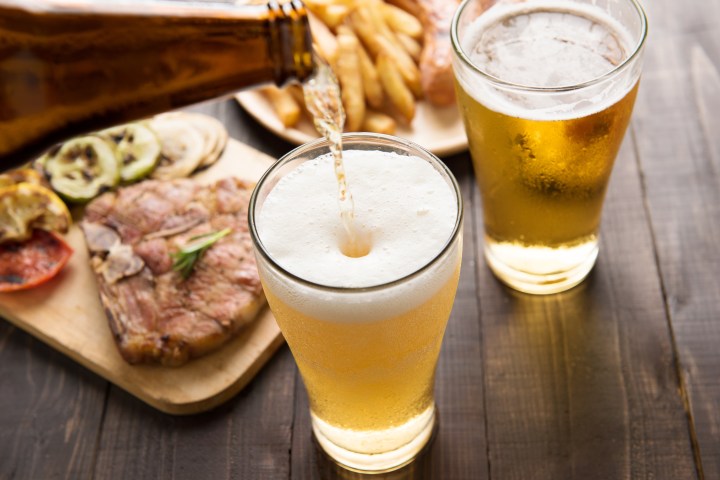El consumo moderado de cerveza puede ser una opción saludable y placentera para acompañar las tapas castellanas y&nbsp;leonesas
