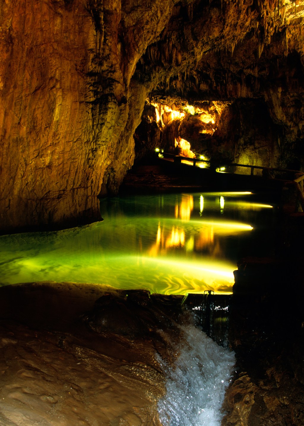 La Cueva de Valporquero supera ya los 71.000 visitantes con un incremento del 4,5% desde su apertura en&nbsp;marzo