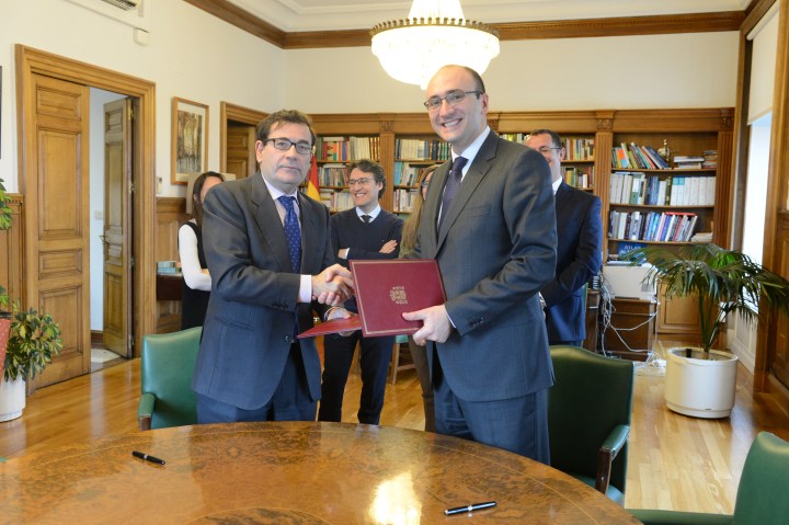 09032018 C Cabanas Convenio MAPAMA-UNE 01