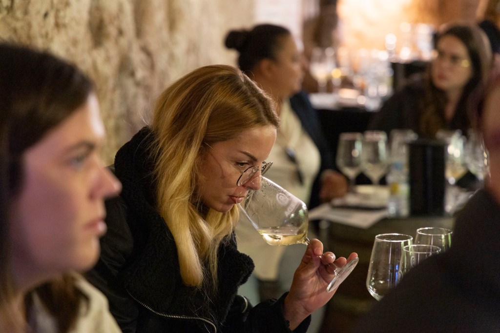 Sumilleres con Estrella Michelin descubren la excelencia y versatilidad de los vinos blancos de la D.O.&nbsp;Rueda