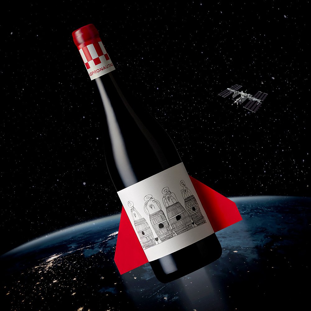 El vino inclusivo ASPRONAUTAS, creado por personas con discapacidad intelectual en El Bierzo, gana el Oro en los Pentawards 2025 por su diseño solidario.