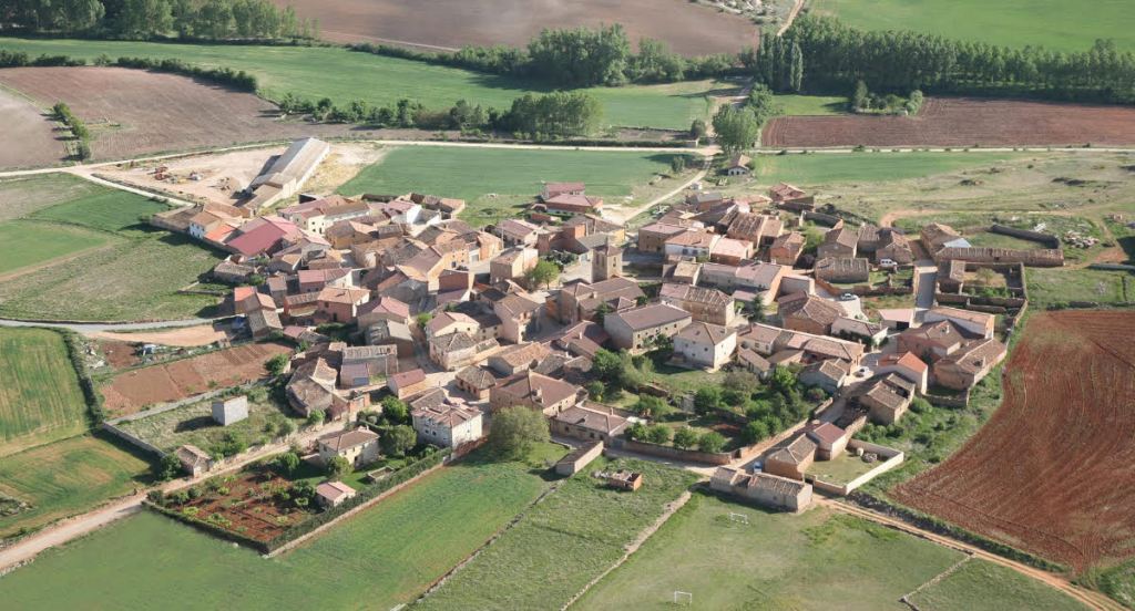 Arenillas (Soria) ofrece vivienda gratuita, trabajo y la gestión de su bar para atraer a una familia con&nbsp;hijos