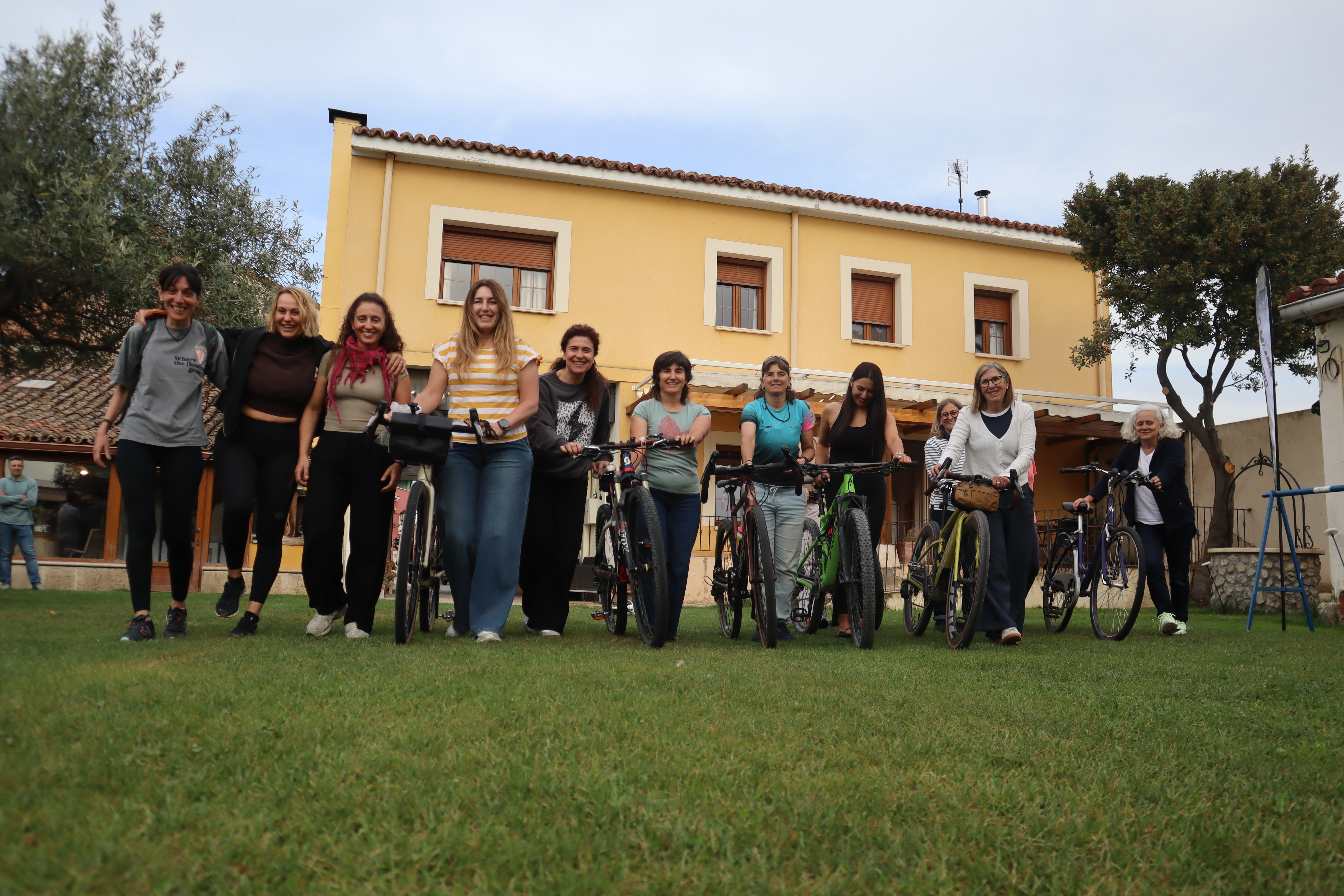 El Cerrato palentino reúne a mujeres ciclistas de toda España con destiny bike
