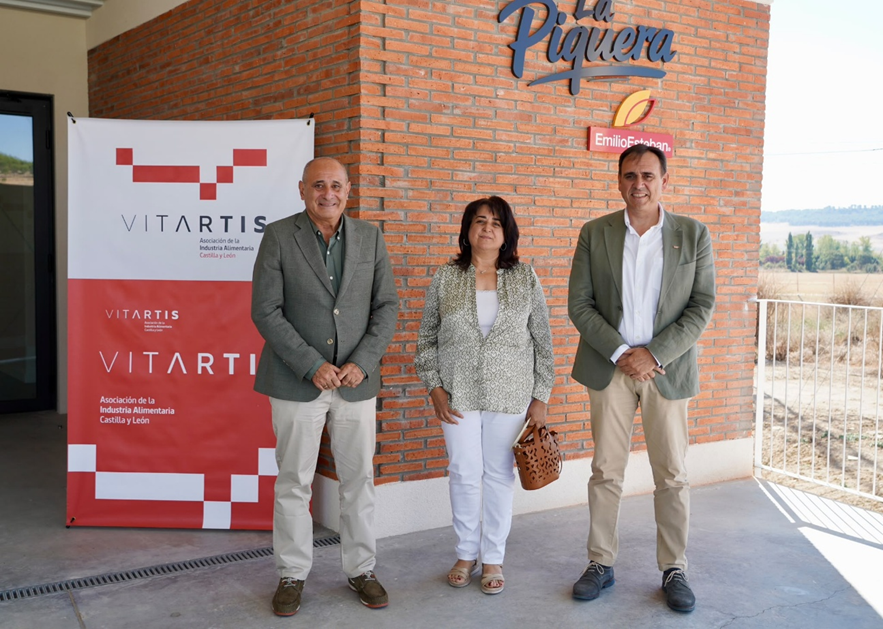 La Junta Directiva de Vitartis y los representantes de la Junta de Castilla y León han analizado el desarrollo de ‘Soberanía alimentaria’ durante su reunión en Harinera Emilio Esteban.